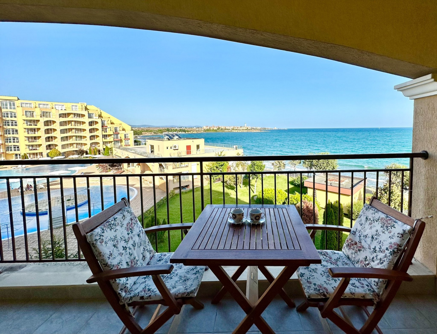 Aheloy Palace apartament J 405