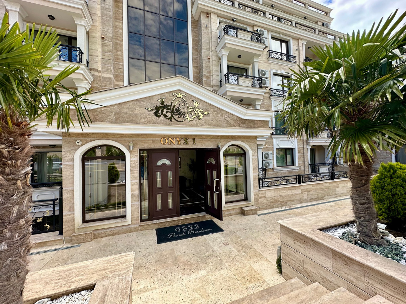 ONYX 1 Aparthotel
