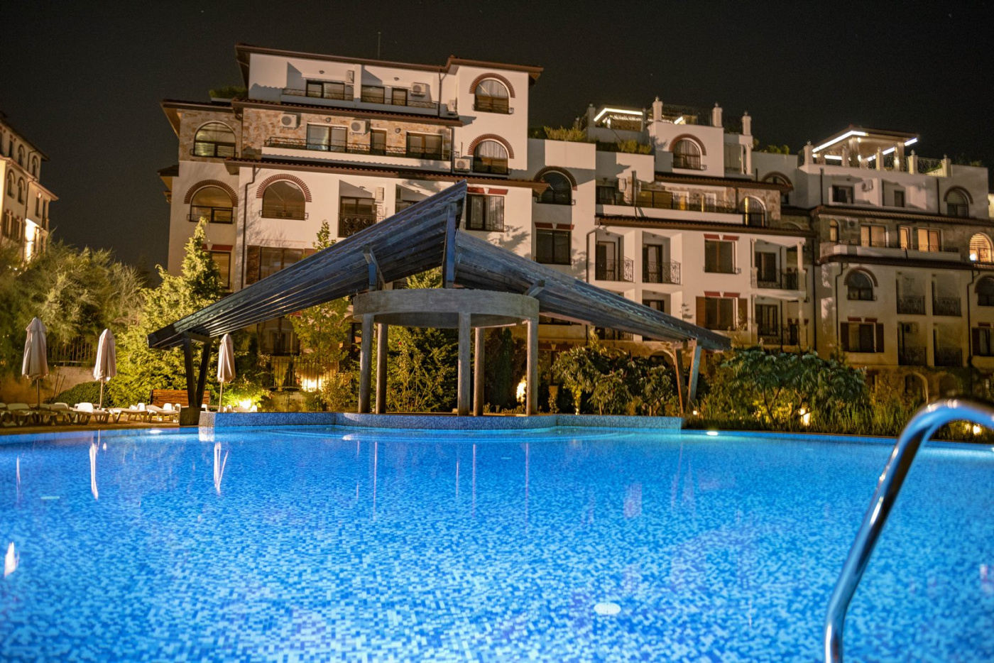 Paradise Dreams Aparthotel